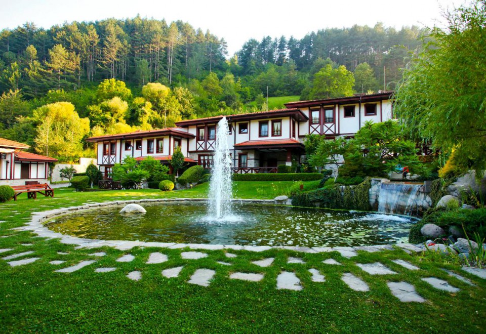 devin-smolyan-region-spa-resort-01-960x660